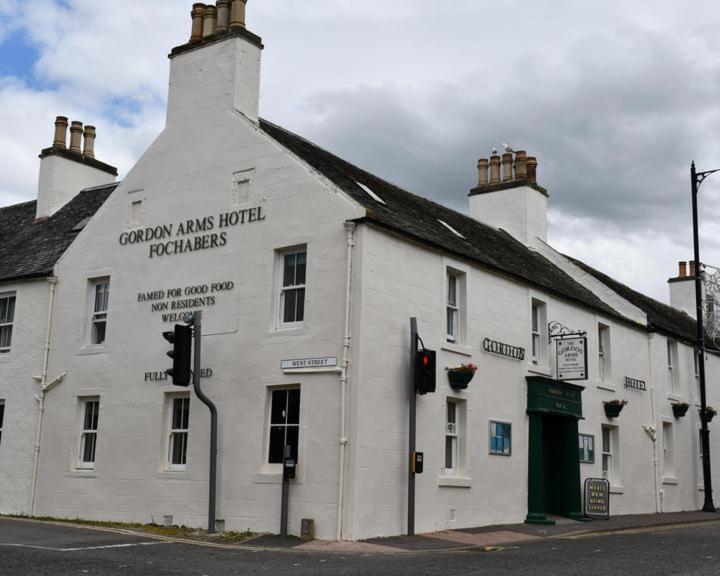 Gordon Arms Hotel Fochabers Exterior foto
