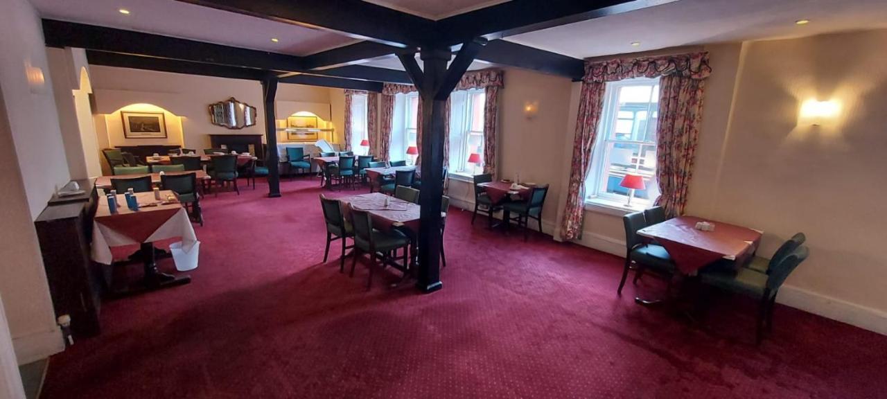 Gordon Arms Hotel Fochabers Exterior foto