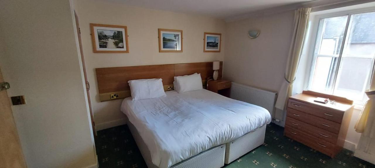 Gordon Arms Hotel Fochabers Exterior foto