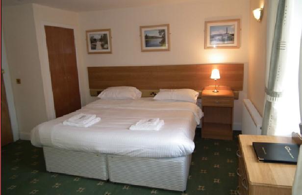Gordon Arms Hotel Fochabers Zimmer foto
